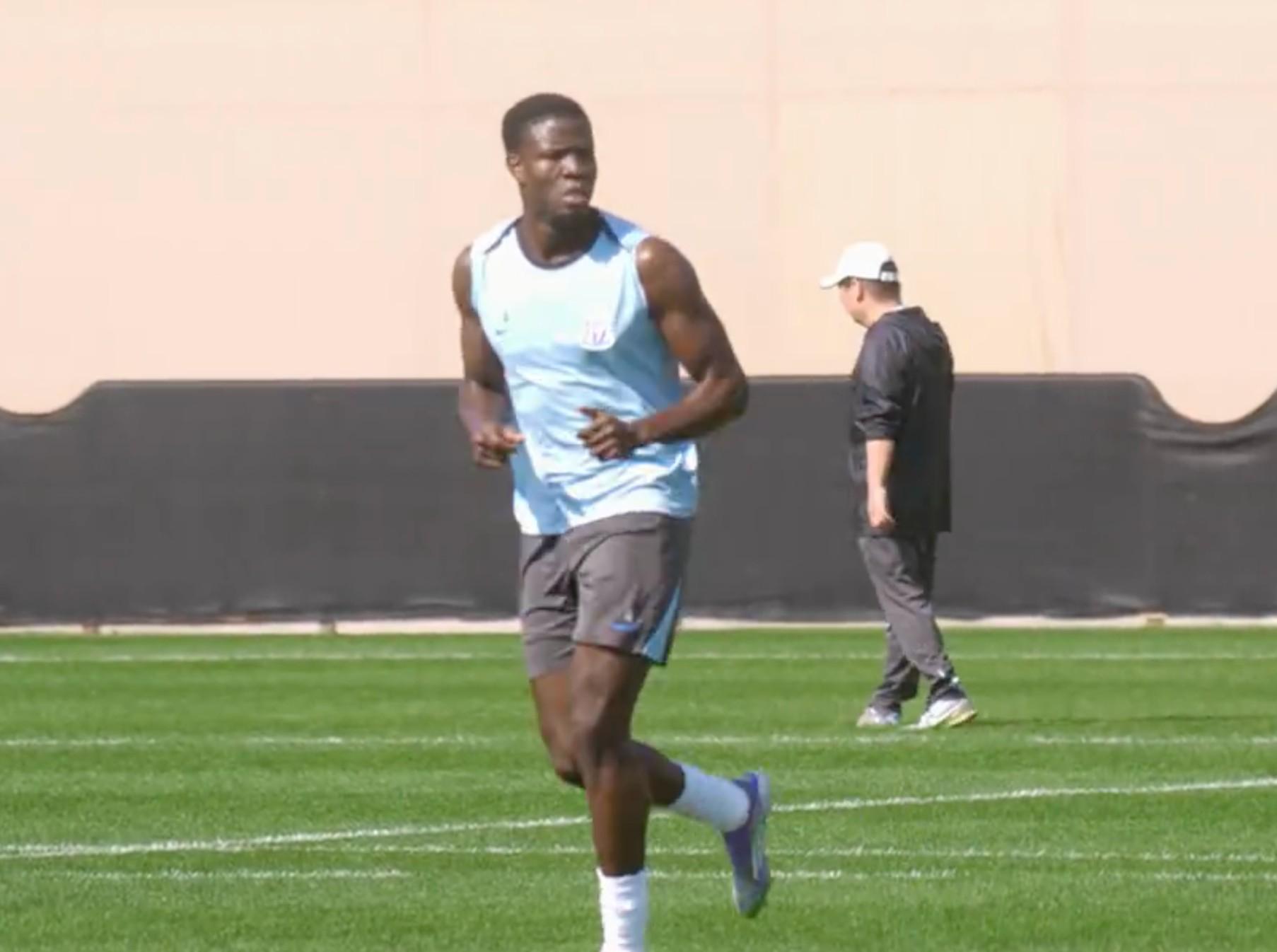 开云体育官方网站-记者：申花队员对盖伊的印象就是“壮”，在身前就是一堵墙