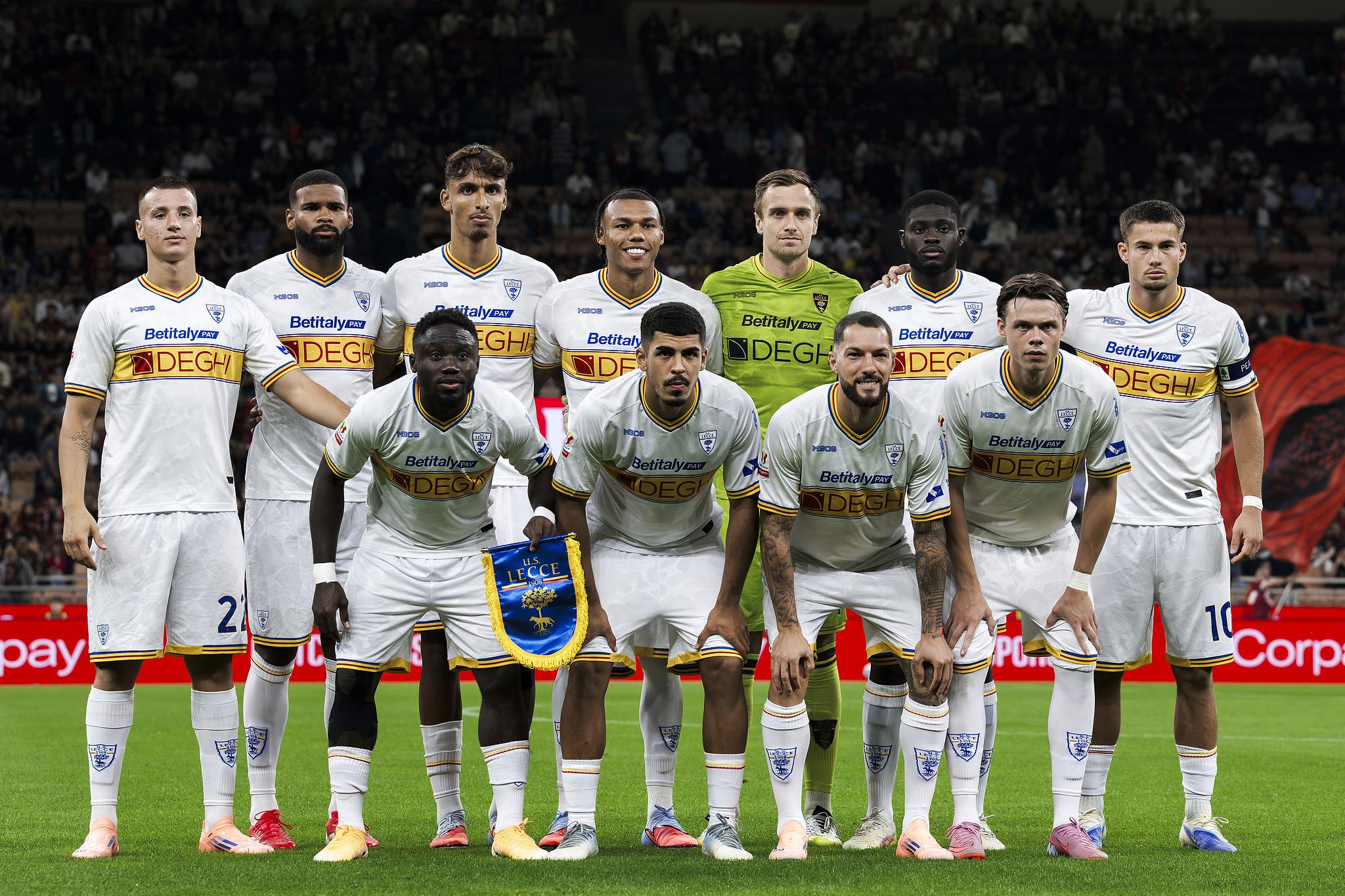 莱切从不孤单：20万人涌入球场，意甲排名第八