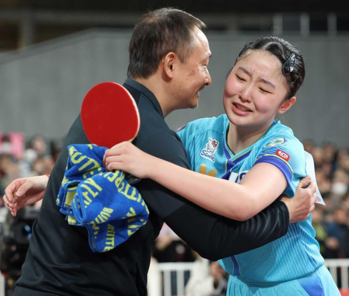 开云体育官网-张本美和与父亲泪洒当场！17岁创5纪录成日乒首人 日媒：她的时代到来|日本|锦标赛|全日本锦标赛|决赛|早田希娜_新浪体育_新浪新闻