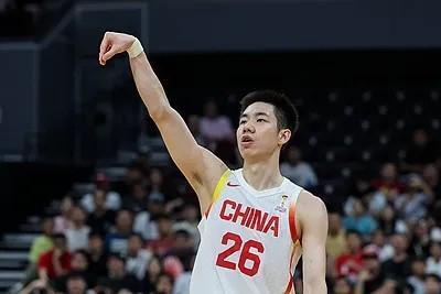 开云体育平台app-神射手！朱俊龙出场29分钟，三分6中5得到19+4+2