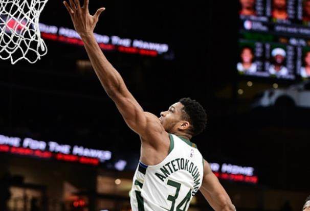 开云体育官方网站-字母哥回归雄鹿继续赢球 布登：他还需要找回节奏